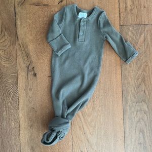 Mebie Baby Winter Green Organic Cotton Ribbed Knot Gown